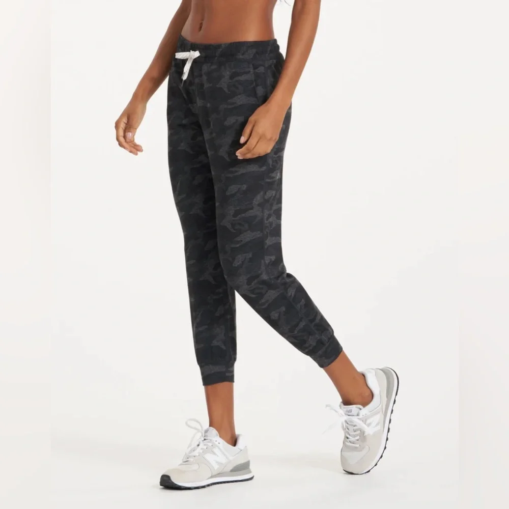 VUORI Halo Dark Heather Grey Jogger Pants Size Large - Picture 2 of 9